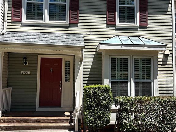 4th image of 8174 Cliffview Ave