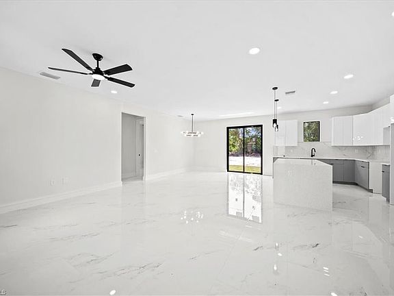 2nd image of 375 Selkirk AVE
