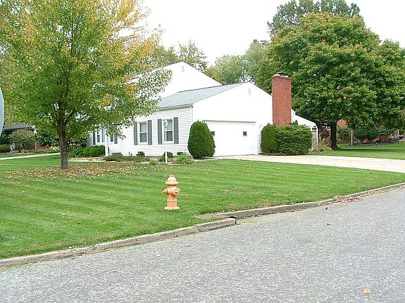 2nd image of 302 Griswold Dr