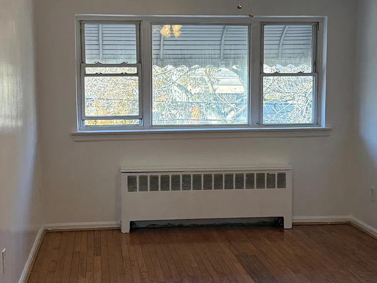 1320 Thieriot Ave #2 — Photo 4