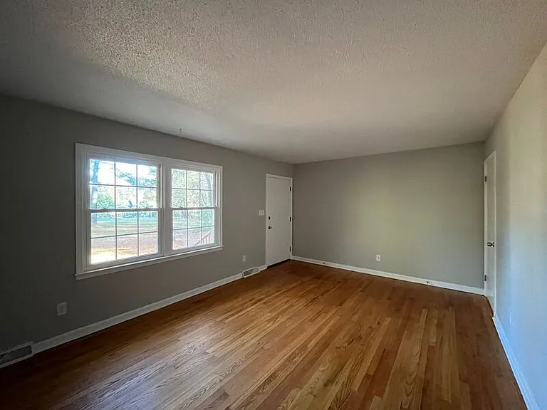13009 Creedmoor Rd — Photo 11