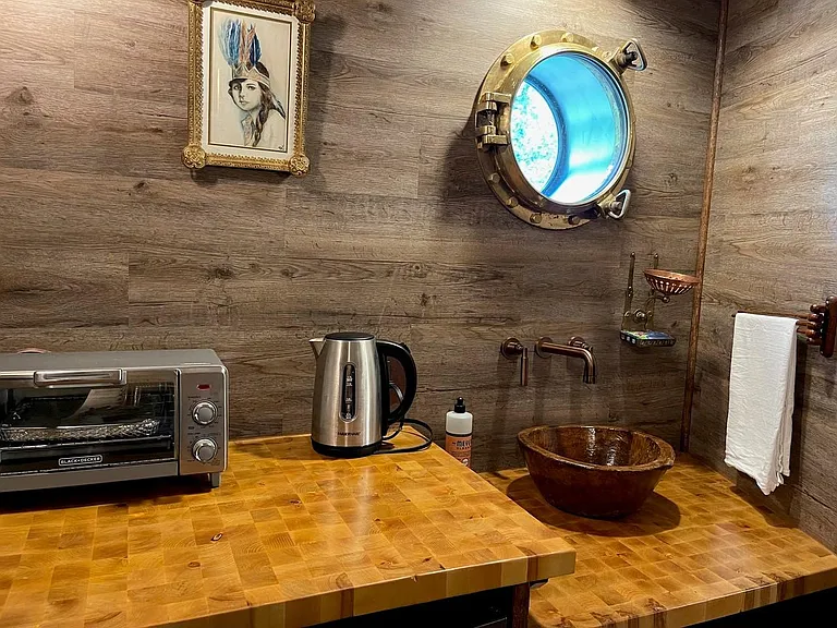 USS Utopia Kitchenette
