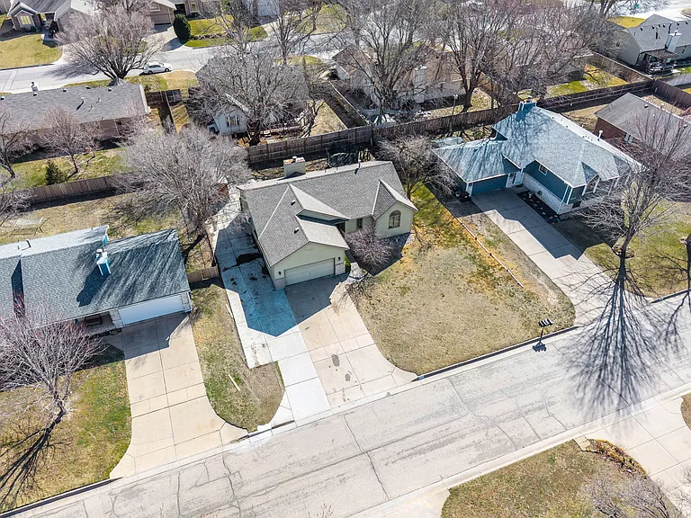 1814 N Redbarn Ln — Photo 21