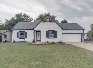 6703 E Pepperwood Ct, Wichita, KS 67226
