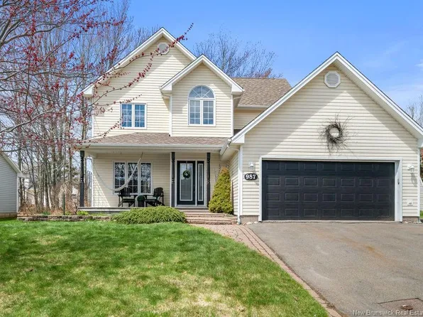 987 Barachois St, Dieppe, NB E1A 7E4