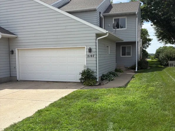 2107 S Holt Ave, Sioux Falls, SD 57103
