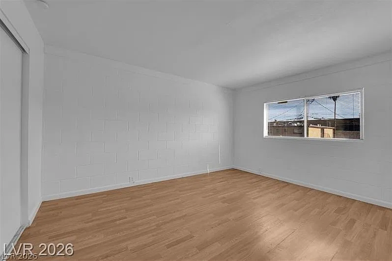 2 bed, 2.0 bath, 3880 sqft, $1,050 — Photo 2