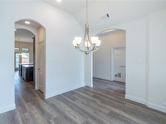 4th image of 4021 Las Colinas Dr