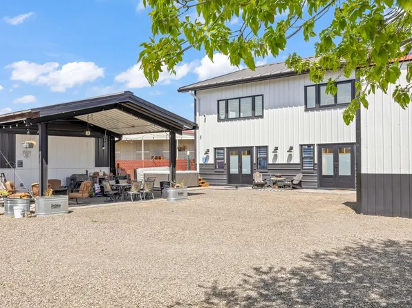 1584 N Gardner Rd, Prineville, OR 97754