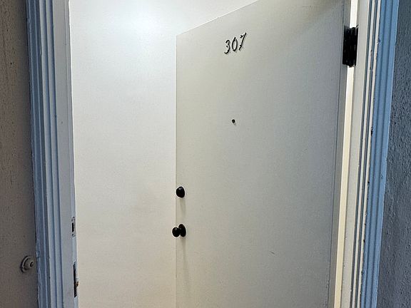 2nd image of 2060 Pacific Ave APT 307