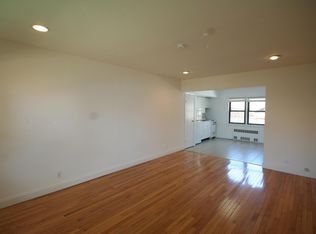 411 W Broadway APT 1H, Long Beach, NY 11561