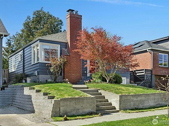 3rd image of 3919 Midvale Avenue N