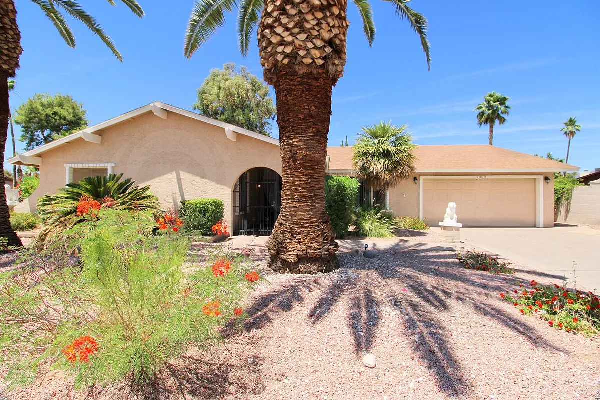 3 bed, 3.0 bath, 2068 sqft, $3,349 — Photo 2