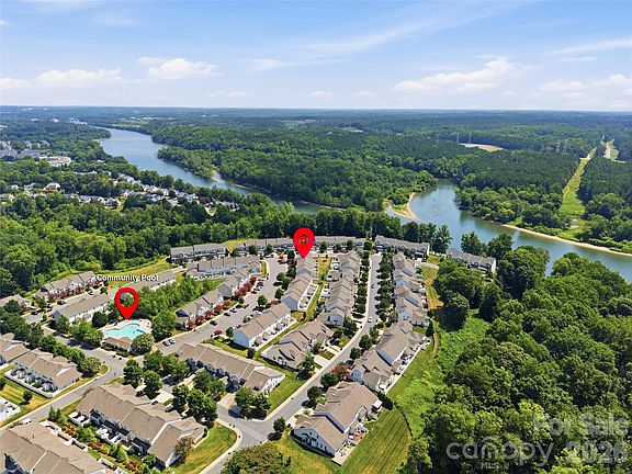3rd image of 460 Spring Gardens Dr