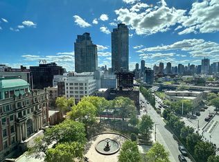 5 Court Sq APT 10E, Long Island City, NY 11101