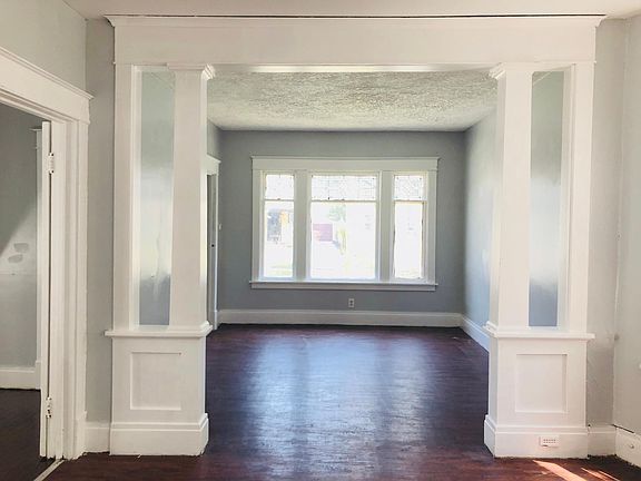 5th image of 410 Cornwall Ave #1