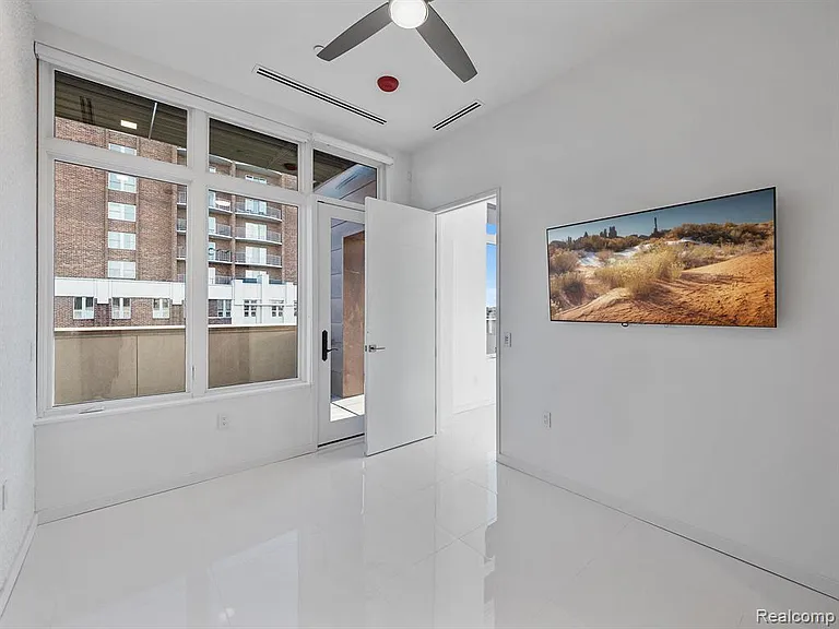400 S Old Woodward Ave #315 — Photo 18