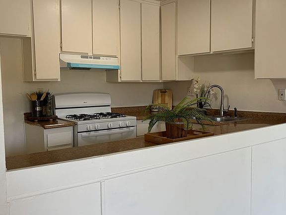 4th image of 1329 W Civic Center Dr #5
