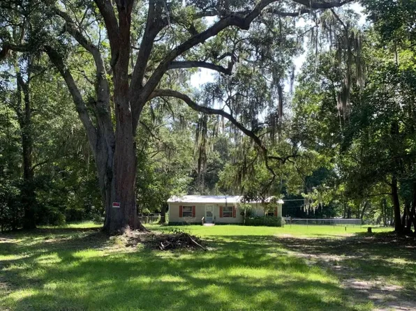 267 Virginia Ave, Woodbine, GA 31569