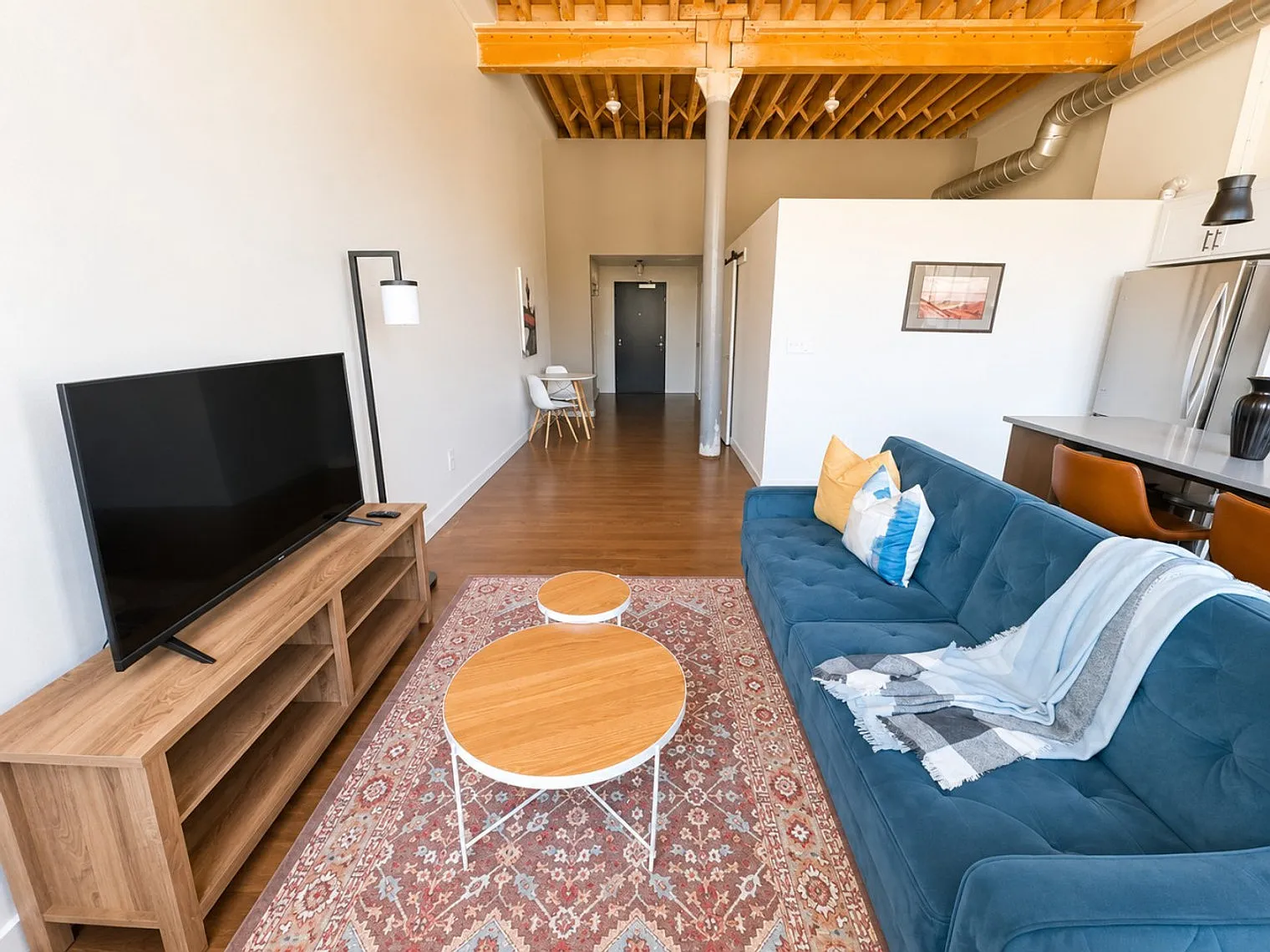 1 bed, 1.0 bath, $2,390 — Photo 2