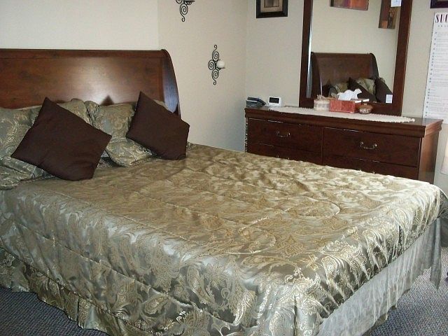 2nd image of 100 Riverwind Way