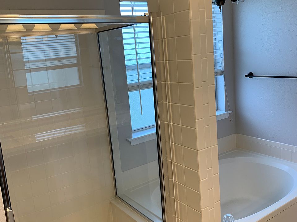 1st image of 3920 Aspen Dr