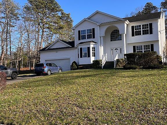 2nd image of 136 Elizabeth Way