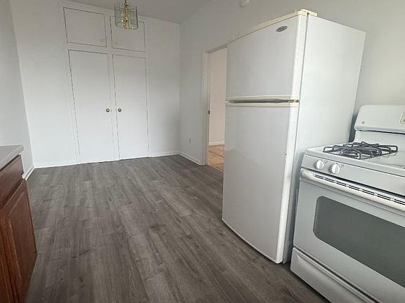3rd image of 22-60 27th St #2B