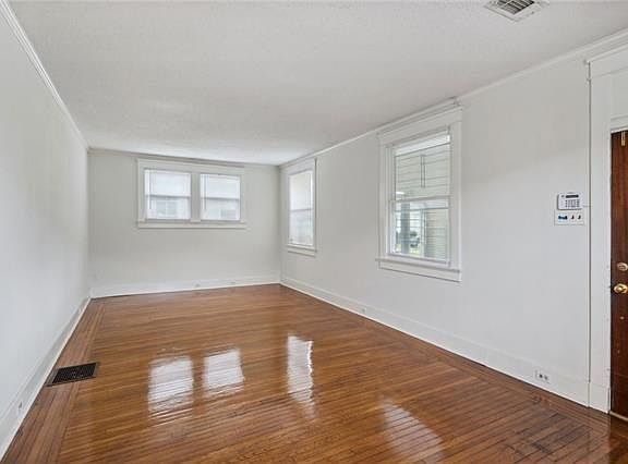 3rd image of 2419 Jefferson Ave