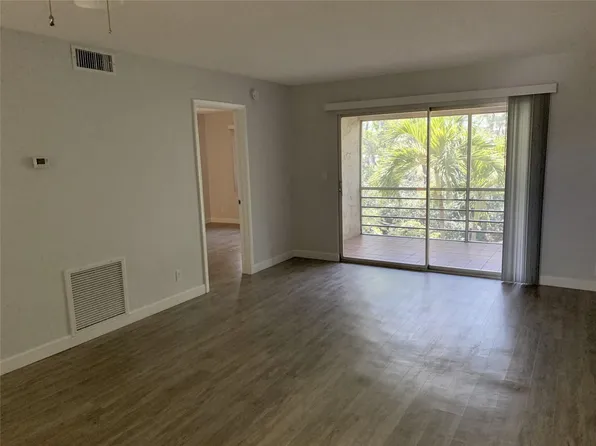 1400 NE 57th Street #304, Fort Lauderdale, FL 33334