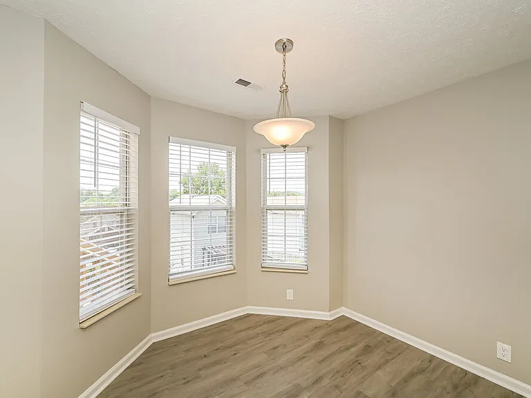 3108 Creekview Ln — Photo 9