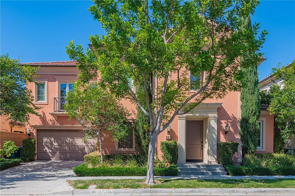 4 bed, 3.5 bath, 2734 sqft, $6,300 — Photo 1