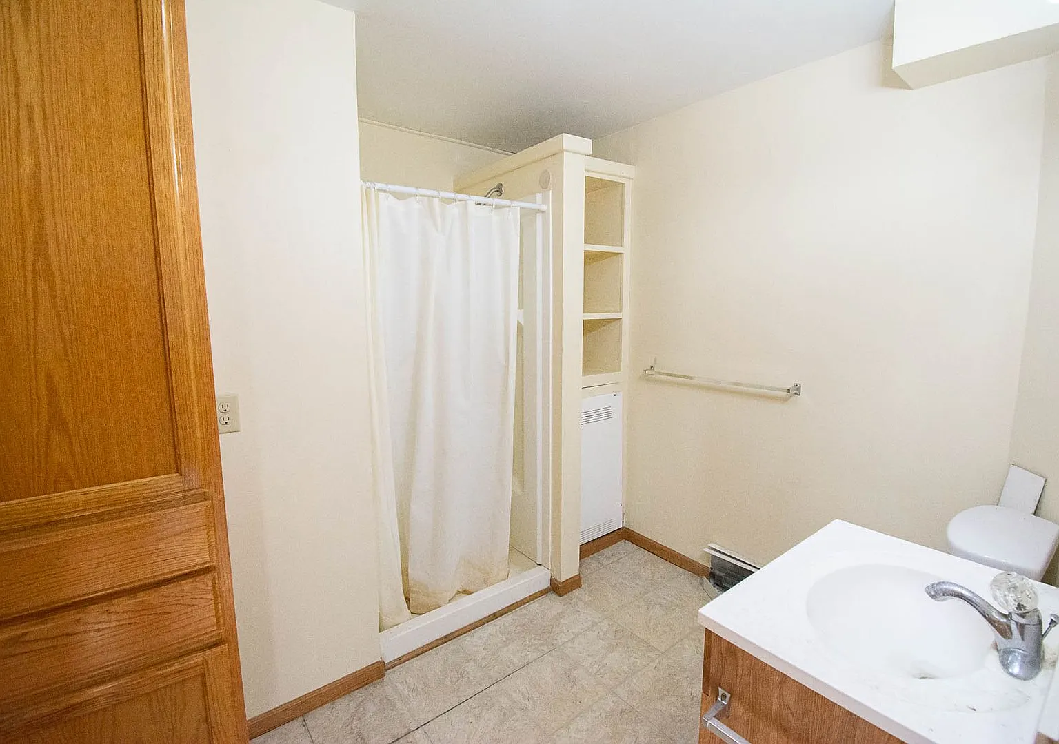 127 Elizabeth Ave — Photo 4