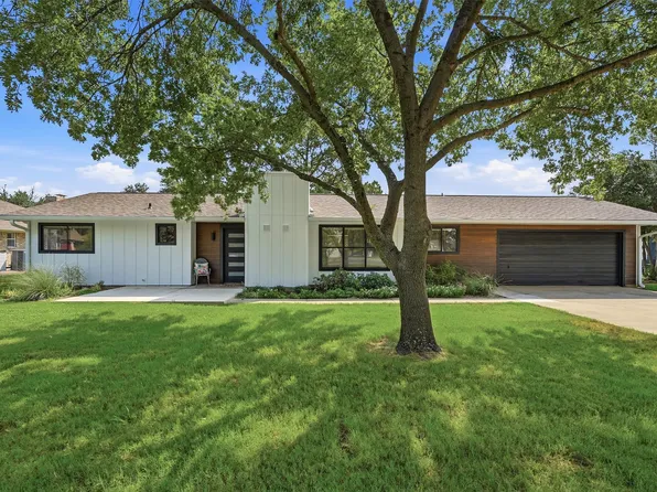 722 Kiowa Dr W, Lake Kiowa, TX 76240