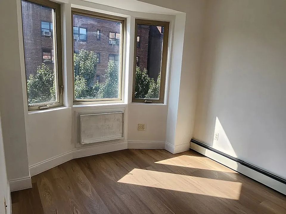 1st image of 14135 Pershing Cres APT 1B