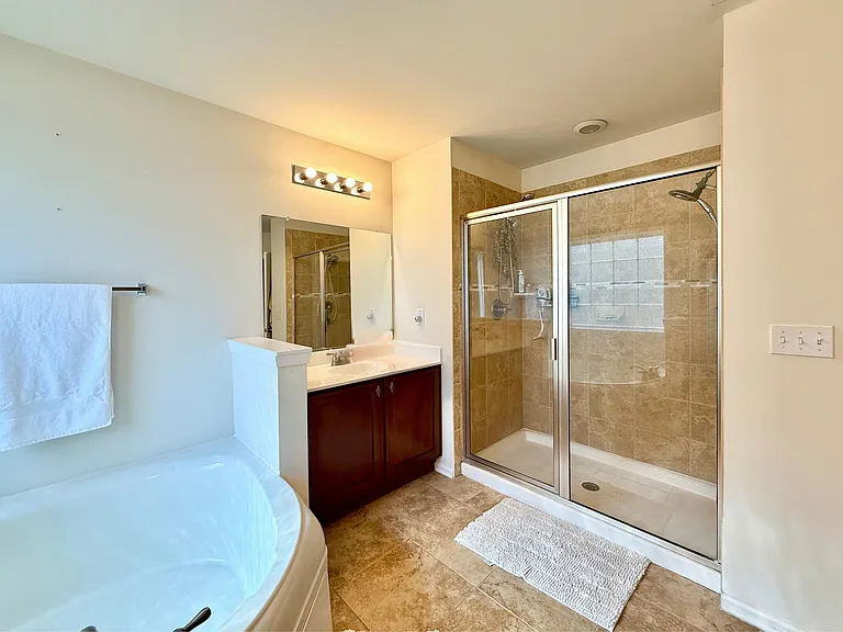 126 Comiskey Park Cir — Photo 13