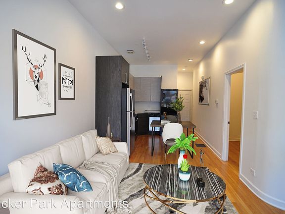 2nd image of 838 N Hoyne Ave #8089103