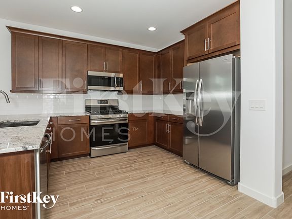 5th image of 4227 S 94th Ln