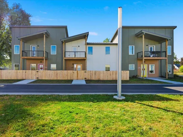 101 S 24th St, Council Bluffs, IA 51501