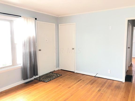 3rd image of 718 Meadow Dr