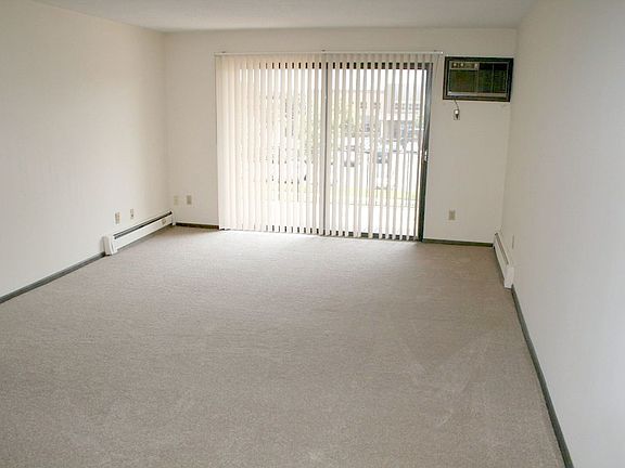 5th image of 4000 Parklawn Ave APT 220