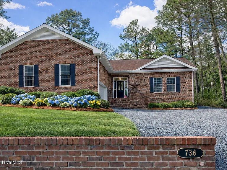 736 Ginseng Dr — Photo 1