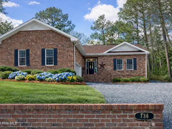 736 Ginseng Dr, Vass, NC 28394
