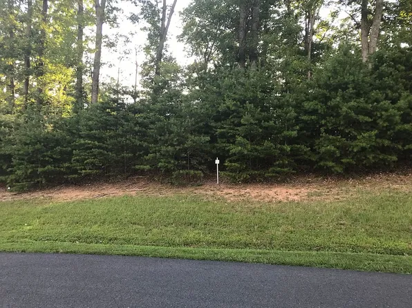 2104 Farringdon Rd, Keswick, VA 22947