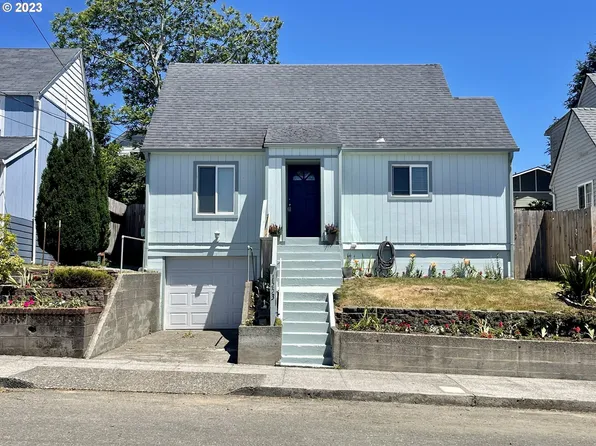 1553 Meade St, North Bend, OR 97459