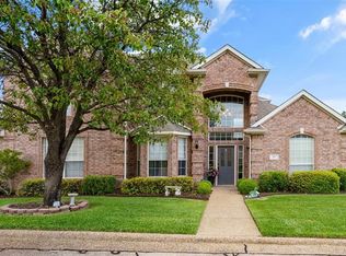19 Winding Creek Trl, Garland, TX 75043