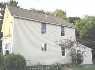 84 River St, Milton, VT 05468