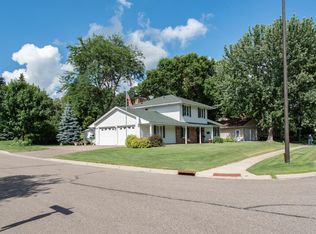 616 E 134th St, Burnsville, MN 55337