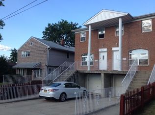 5817 255th St, Little Neck, NY 11362