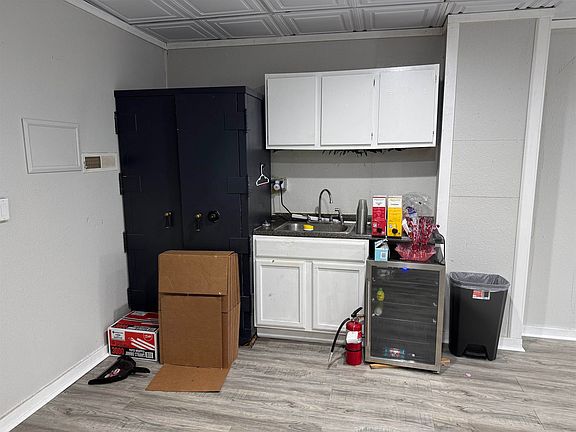 2nd image of 1486 Central Ave